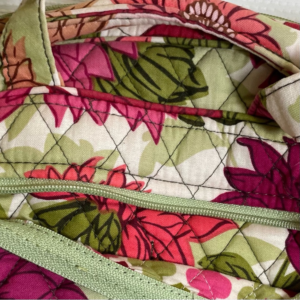 Vera Bradley Hello Dahlia Pink and Green Floral Backpack
Pre Loved - Picture 4 of 13
